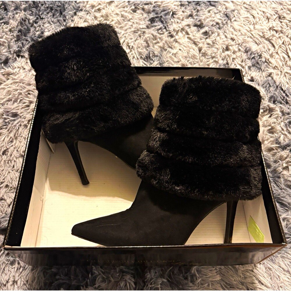 Thalia Sodi Rylie2F Black Faux Fur Fur Trim Stiletto Bootie Pointed Toe 8.5
